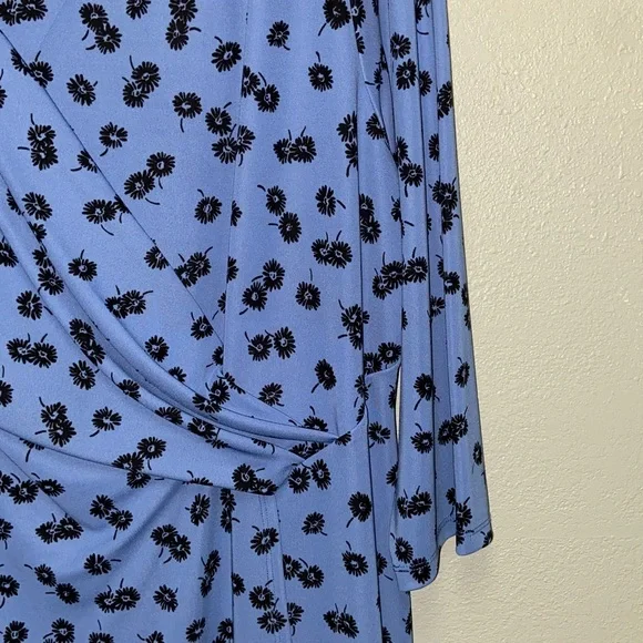 Talbots Plus Size Blue Floral Faux Fit and Flare Wrap Dress 3617 - Picture 4 of 9